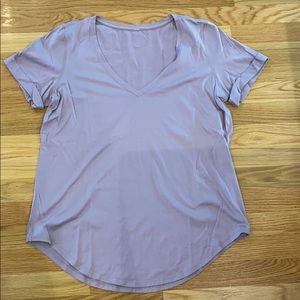 Women’s Lululemon V-neck short sleeve shirt
